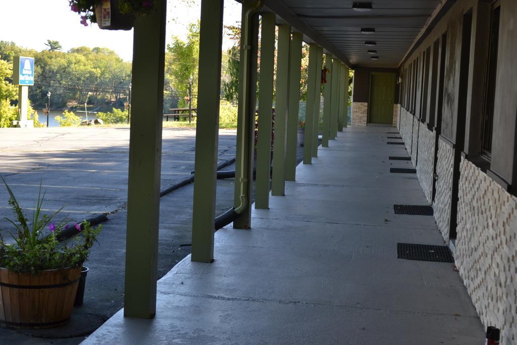 Mount Holyoke Inn Exterior photo