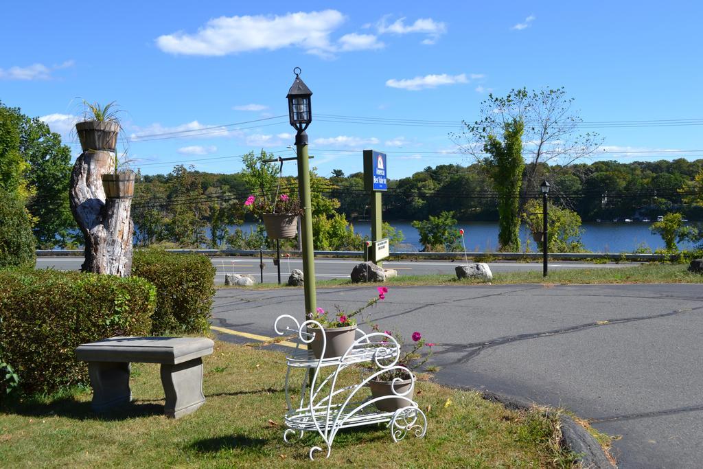 Mount Holyoke Inn Exterior photo